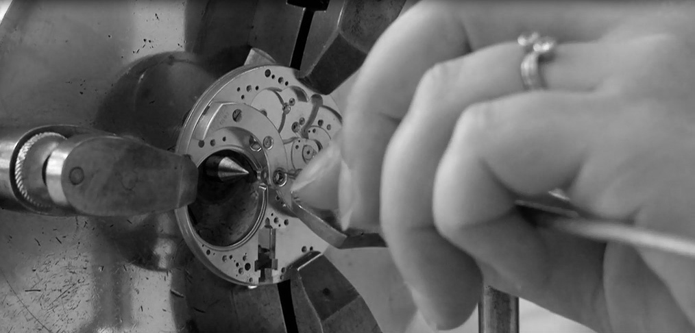 百达翡丽手表跑快（百达翡丽表针磁化）